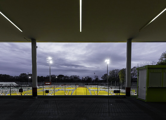 德國(guó) 烏爾里?！すm體育場(chǎng)